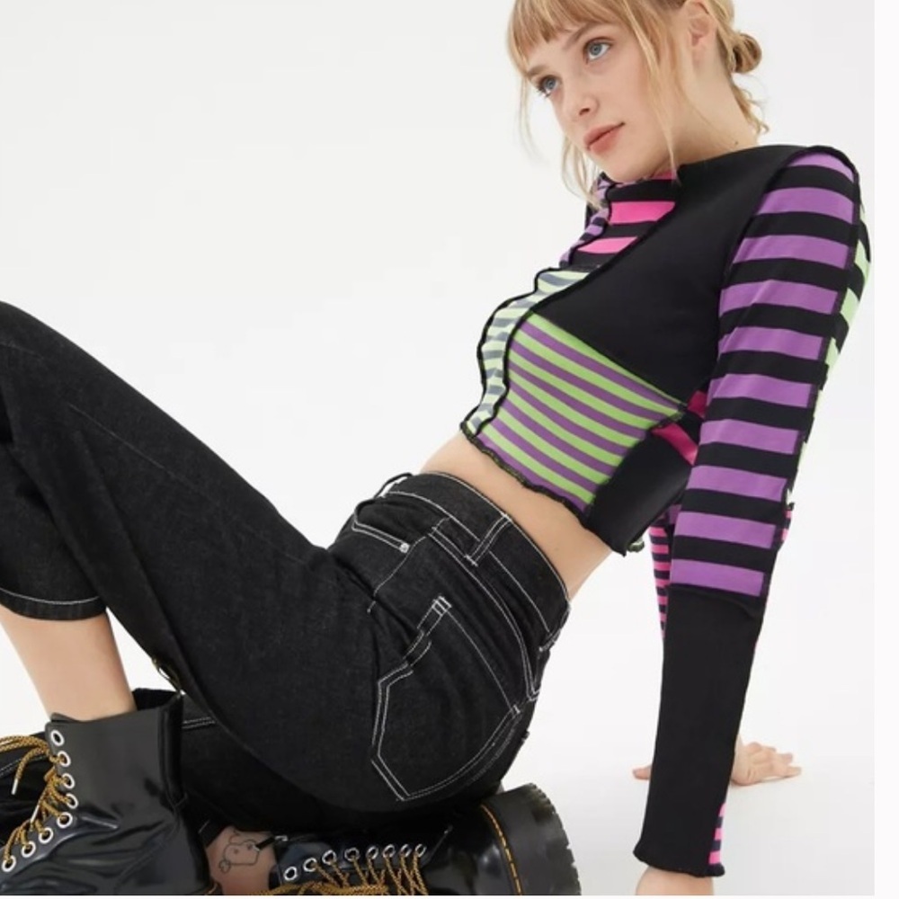 THE RAGGED PRIEST Y2K Vibes Multicolor Punch Patchwork along Sleeve Crop Top - Picture 5 of 7